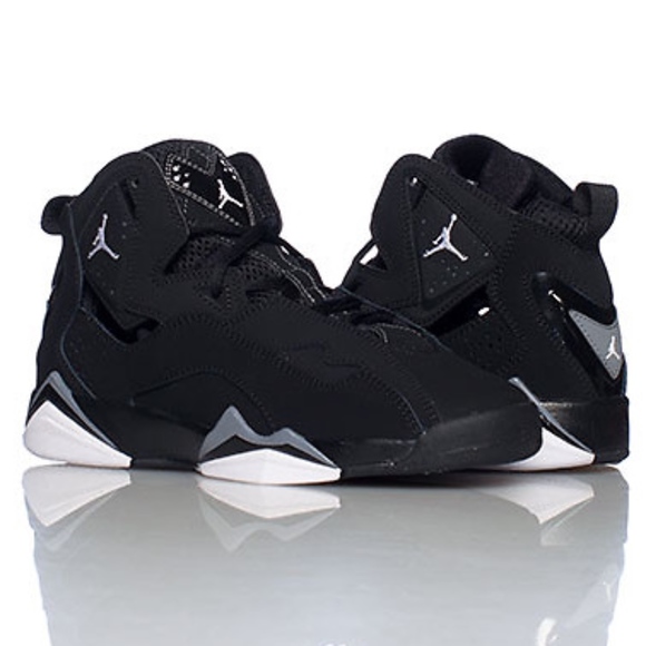 true flights black and white